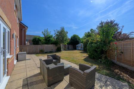 4 bedroom Detached house to let in Daybell Road, Moira, DE12