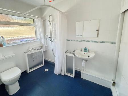 2 bedroom Detached bungalow for sale in Deepdale Close, Burton-On-Trent, DE15