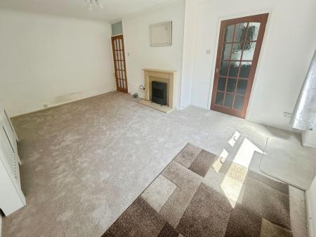 2 bedroom Detached bungalow for sale in Deepdale Close, Burton-On-Trent, DE15