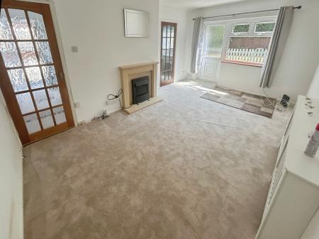2 bedroom Detached bungalow for sale in Deepdale Close, Burton-On-Trent, DE15