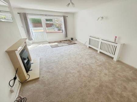 2 bedroom Detached bungalow for sale in Deepdale Close, Burton-On-Trent, DE15