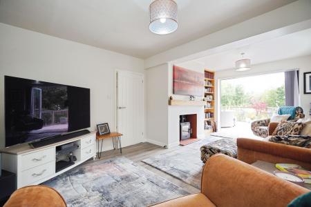 3 bedroom Detached house for sale in Riverbank House, 98 Newton Road, Burton-On-Trent - DE15 0TX