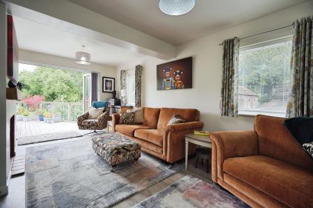 3 bedroom Detached house for sale in Riverbank House, 98 Newton Road, Burton-On-Trent - DE15 0TX