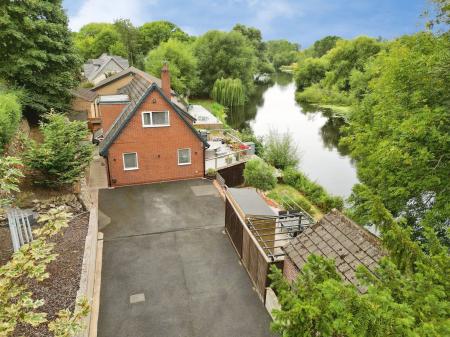 3 bedroom Detached house for sale in Riverbank House, 98 Newton Road, Burton-On-Trent - DE15 0TX