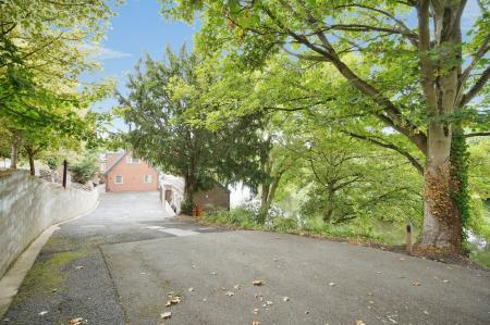 3 bedroom Detached house for sale in Riverbank House, 98 Newton Road, Burton-On-Trent - DE15 0TX