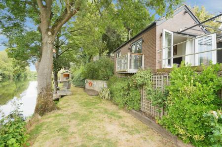 3 bedroom Detached house for sale in Riverbank House, 98 Newton Road, Burton-On-Trent - DE15 0TX