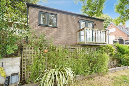 3 bedroom Detached house for sale in Riverbank House, 98 Newton Road, Burton-On-Trent - DE15 0TX