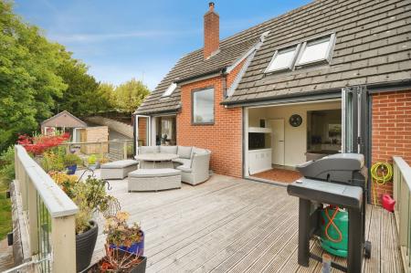 3 bedroom Detached house for sale in Riverbank House, 98 Newton Road, Burton-On-Trent - DE15 0TX