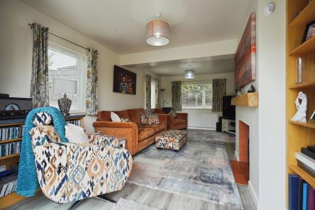 3 bedroom Detached house for sale in Riverbank House, 98 Newton Road, Burton-On-Trent - DE15 0TX