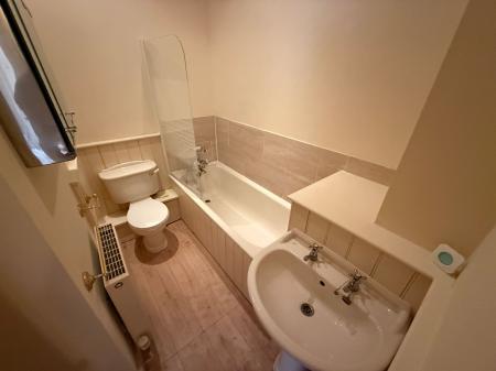 2 bedroom Flat to let in Bretby, Bretby Hall, DE15