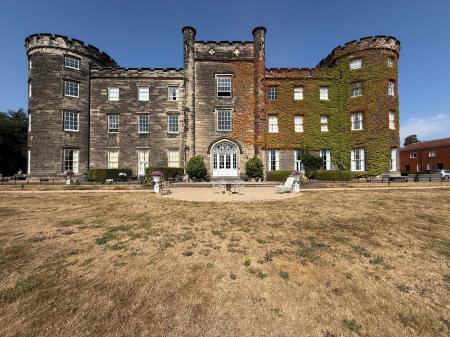 2 bedroom Flat to let in Bretby, Bretby Hall, DE15