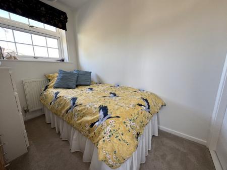 2 bedroom Semi-detached house for sale in Finch Close, Woodville, DE11