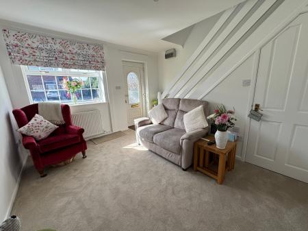2 bedroom Semi-detached house for sale in Finch Close, Woodville, DE11