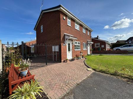 Finch Close, Woodville, DE11