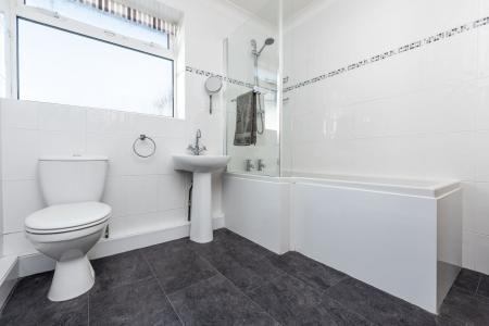 3 bedroom Detached bungalow for sale in Hillside Road, Linton, DE12