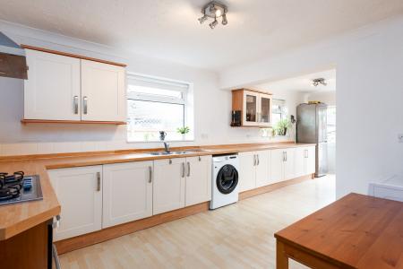 3 bedroom Detached bungalow for sale in Hillside Road, Linton, DE12