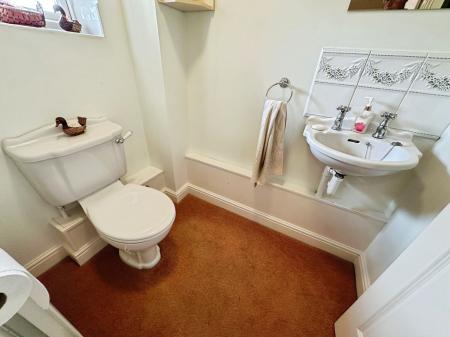 4 bedroom Detached house for sale in The Chase, Rosliston, DE12