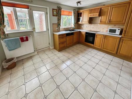 4 bedroom Detached house for sale in The Chase, Rosliston, DE12