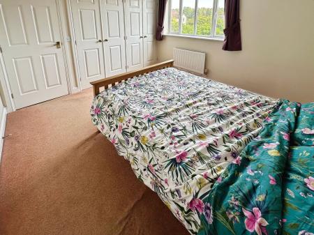 4 bedroom Detached house for sale in The Chase, Rosliston, DE12