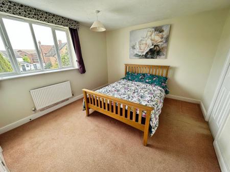 4 bedroom Detached house for sale in The Chase, Rosliston, DE12