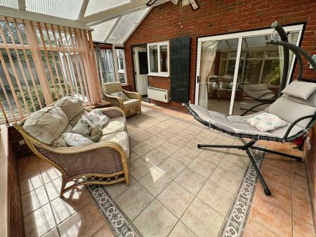 4 bedroom Detached house for sale in The Chase, Rosliston, DE12