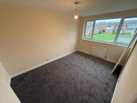 3 bedroom Terraced House to let in Oversetts Court, Newhall, DE11