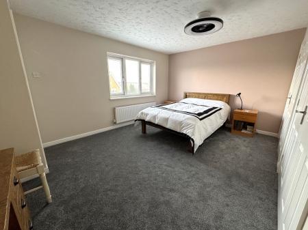 5 bedroom Detached house for sale in Newby Close, Burton-On-Trent, DE15