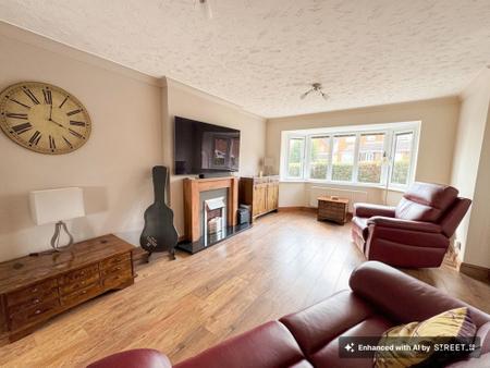 5 bedroom Detached house for sale in Newby Close, Burton-On-Trent, DE15