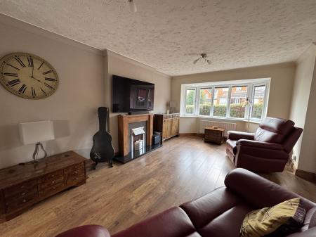 5 bedroom Detached house for sale in Newby Close, Burton-On-Trent, DE15