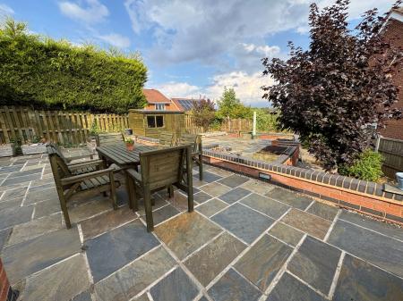 5 bedroom Detached house for sale in Newby Close, Burton-On-Trent, DE15
