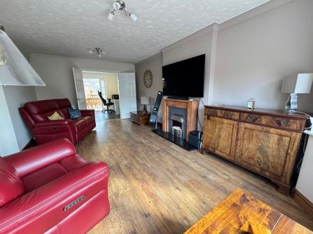 5 bedroom Detached house for sale in Newby Close, Burton-On-Trent, DE15