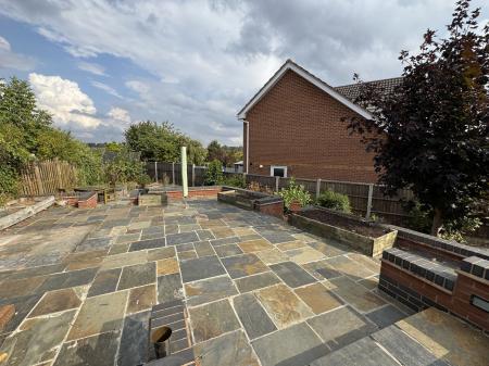 5 bedroom Detached house for sale in Newby Close, Burton-On-Trent, DE15