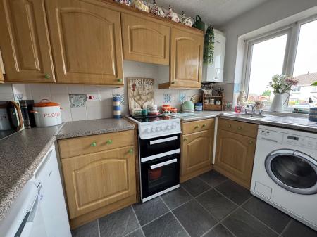 2 bedroom Terraced House for sale in Wye Dale, Church Gresley, DE11