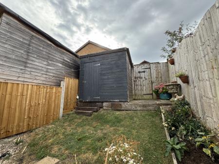 2 bedroom Terraced House for sale in Wye Dale, Church Gresley, DE11