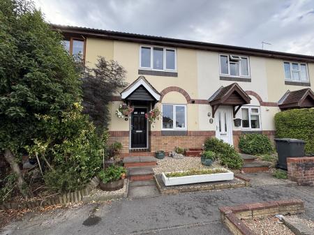 2 bedroom Terraced House for sale in Wye Dale, Church Gresley, DE11