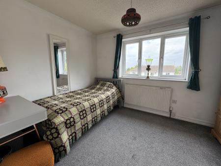 2 bedroom Terraced House for sale in Wye Dale, Church Gresley, DE11
