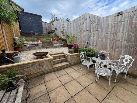 2 bedroom Terraced House for sale in Wye Dale, Church Gresley, DE11