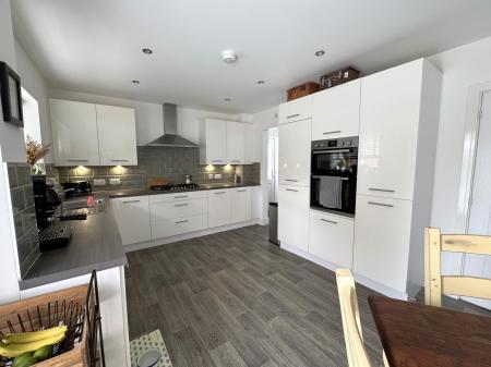 4 bedroom Detached house for sale in Frankley Close, Hilton, DE65
