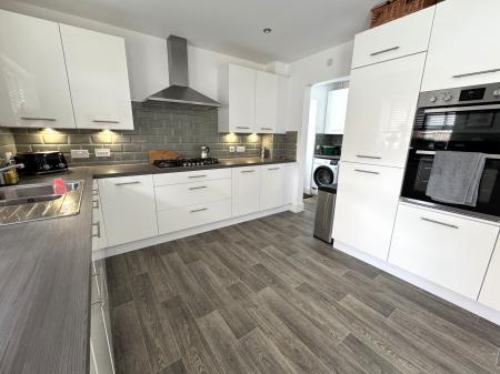 4 bedroom Detached house for sale in Frankley Close, Hilton, DE65