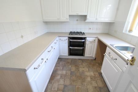 3 bedroom Terraced House to let in Heather Close, Branston, DE14