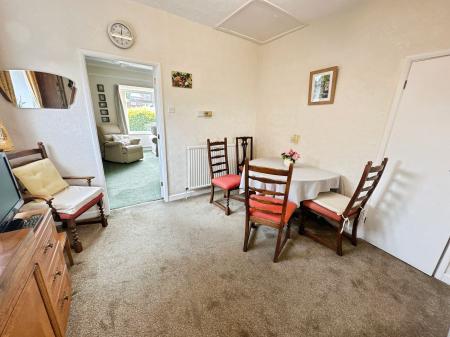 2 bedroom Bungalow for sale in Field Lane, Burton-On-Trent, DE13