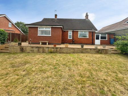2 bedroom Bungalow for sale in Field Lane, Burton-On-Trent, DE13