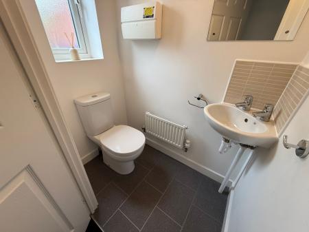 2 bedroom Semi-detached house to let in Adkins Close, Burton-On-Trent, DE14