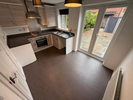 2 bedroom Semi-detached house to let in Adkins Close, Burton-On-Trent, DE14