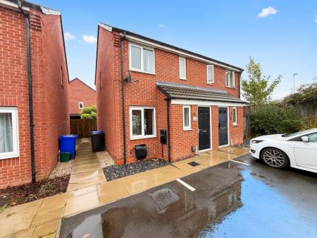 2 bedroom Semi-detached house to let in Adkins Close, Burton-On-Trent, DE14