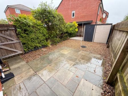 2 bedroom Semi-detached house to let in Adkins Close, Burton-On-Trent, DE14