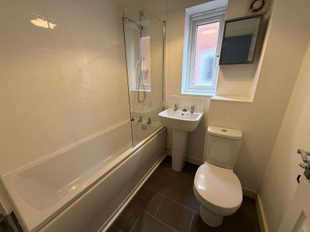 2 bedroom Semi-detached house to let in Adkins Close, Burton-On-Trent, DE14
