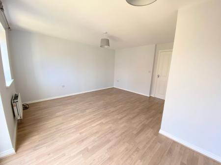 3 bedroom Terraced House to let in Grindley Way, Woodville, DE11