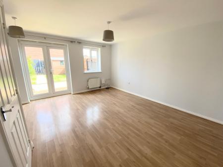 3 bedroom Terraced House to let in Grindley Way, Woodville, DE11