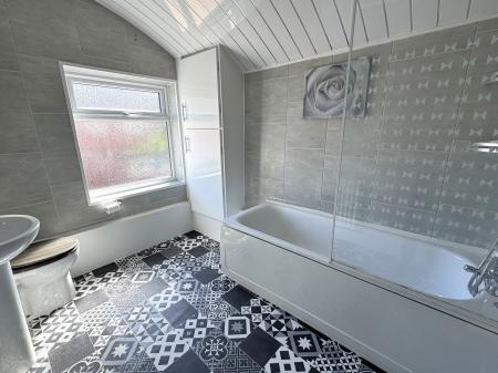 2 bedroom Terraced House for sale in Waterloo Street, Burton-On-Trent, DE14